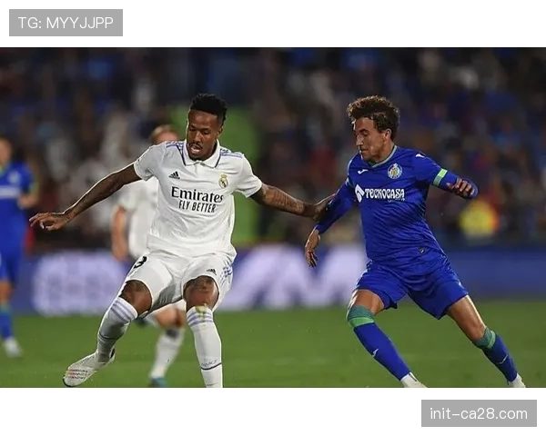 即时:VAR介入,取消赫塔菲进球,改判皇马前场任意球